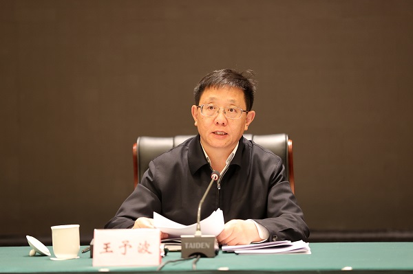省委省政府在迪庆召开现场办公会9.JPG