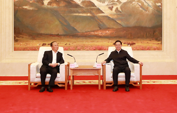 王予波与通威集团董事局主席刘汉元举行工作会谈