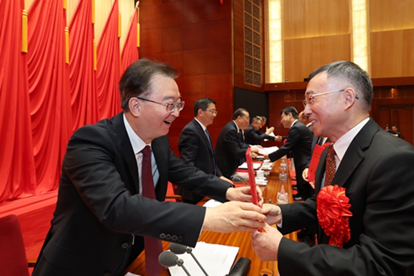 云南省科学技术奖励大会在昆举行3.jpg